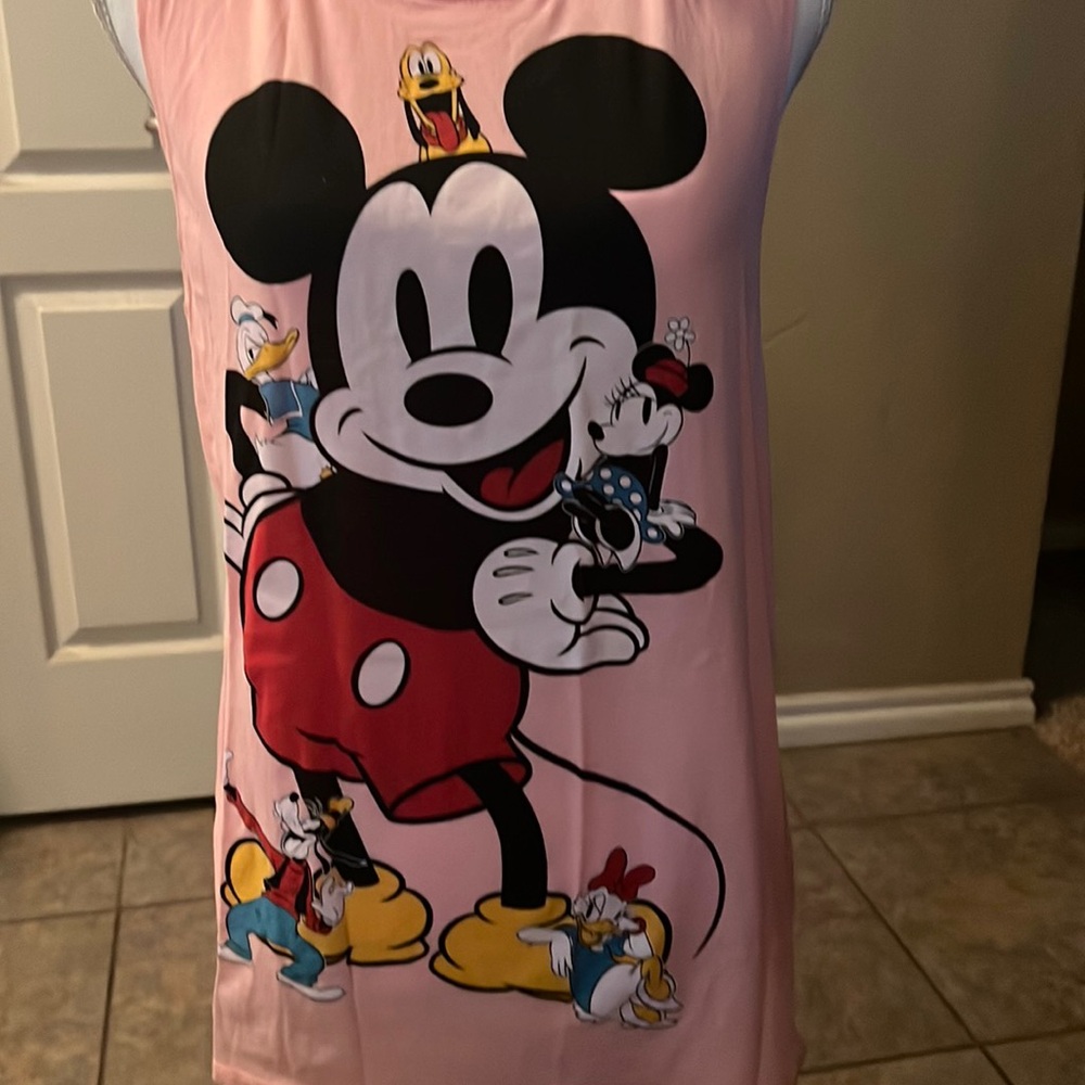 Brand new shirt bought it and never wore it